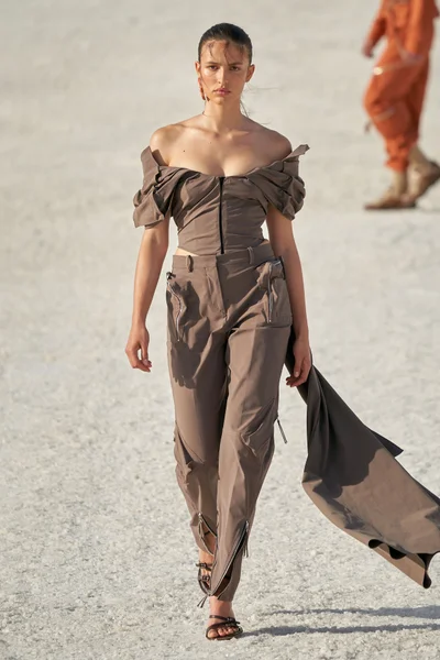 Look 35